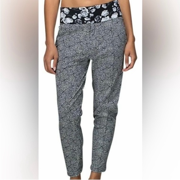Lululemon Departure Pants size 4 - Picture 1 of 8